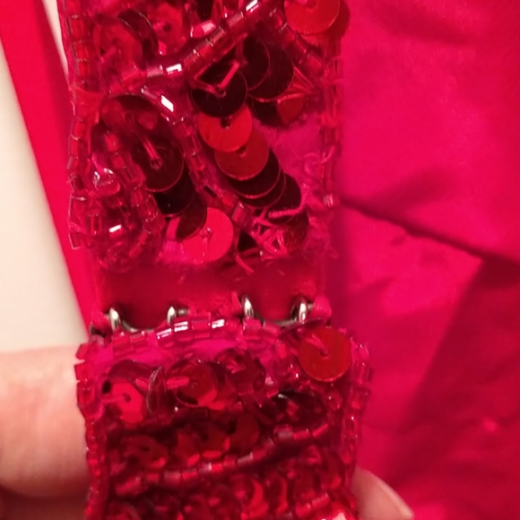 Cache Red Beaded/ Sequin Medium Dress - Picture 5 of 6